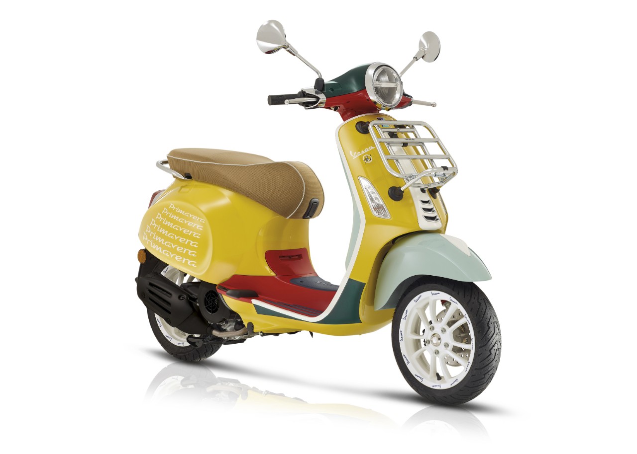 Vuoi una Vespa? Piaggio te la porta a casa!